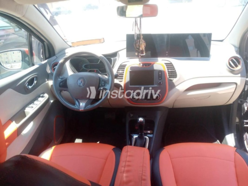 Renault Captur 2017 White Automatic Used for Sale in Greater Cairo ( Cairo + Giza) - 5