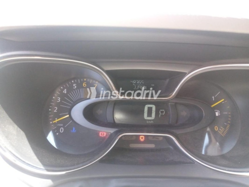 Renault Captur 2017 White Automatic Used for Sale in Greater Cairo ( Cairo + Giza) - 7