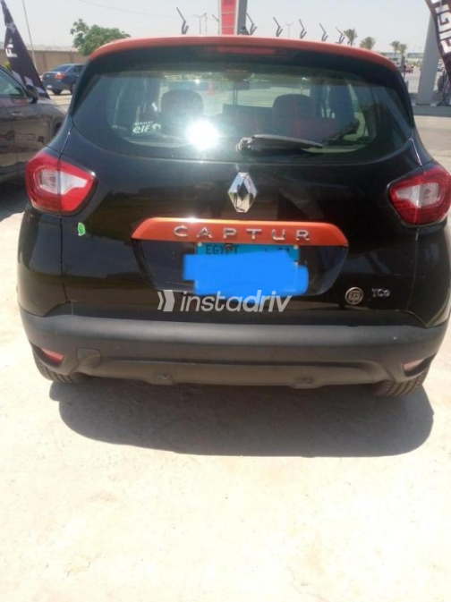 Renault Captur 2017 White Automatic Used for Sale in Greater Cairo ( Cairo + Giza) - 10