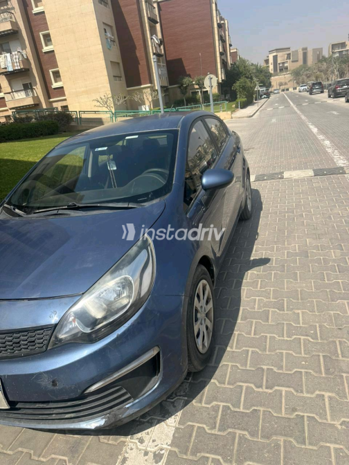 كيا ريو 2017 تركواز أوتوماتيك مستعملة للبيع في القاهرة - 1