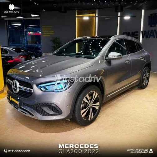 Mercedes GLA 200 2022 Mocha Automatic Used for Sale in Cairo - 3