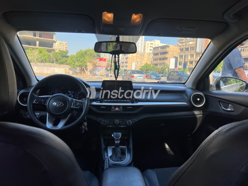 كيا جراند سيراتو 2020 رمادي أوتوماتيك مستعملة للبيع في المقطم - 4