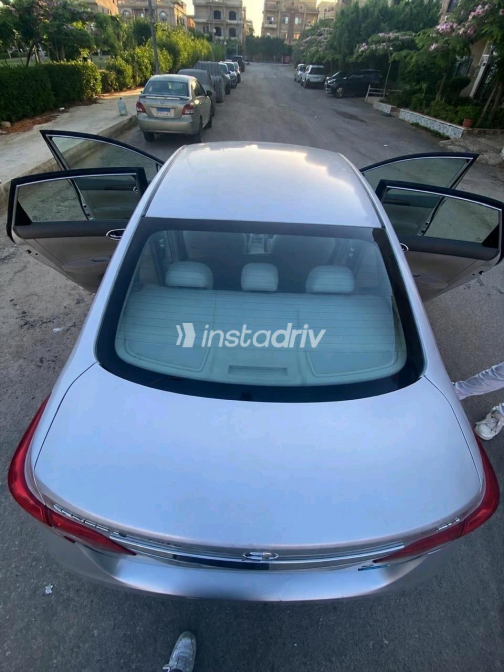 Nissan Sentra 2020 Silver Automatic Used for Sale in Heliopolis - 9