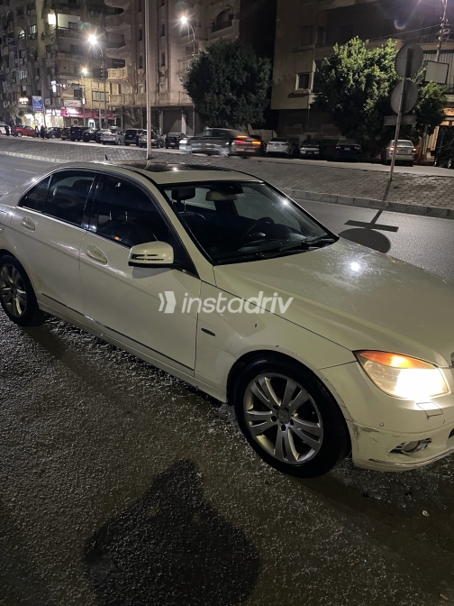 مرسيدس C 250 2010 أبيض أوتوماتيك مستعملة للبيع في مصر الجديدة - 4