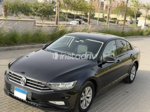 فولكس فاغن باسات 2020 أسود أوتوماتيك مستعملة للبيع في القاهرة - 2