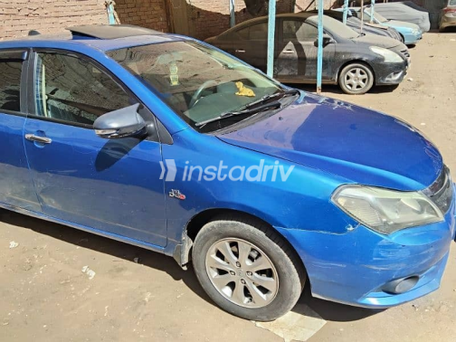 بى واى دى‬ F3 2023 أزرق غامق يدوي مستعملة للبيع في القاهرة - 7