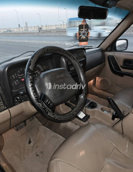 Jeep Cherokee 2000 Gray Automatic Used for Sale in Heliopolis - 4