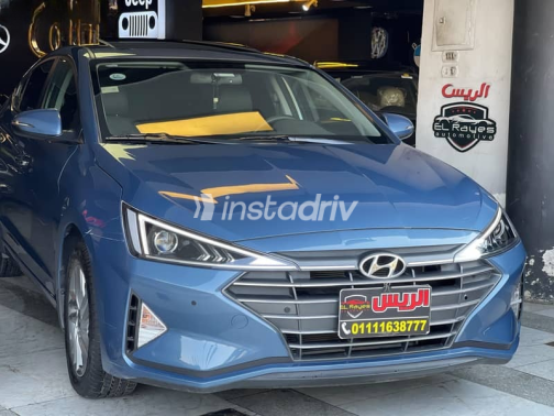 Hyundai Elantra 2026 Dark Blue Automatic Used for Sale in Cairo - 3
