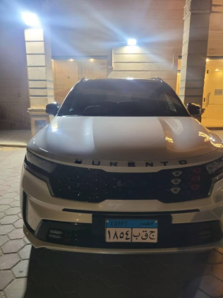 كيا سورينتو 2023 أبيض أوتوماتيك مستعملة للبيع في دمياط