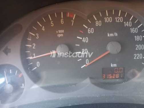 Opel Corsa 2004 Green Manual Used for Sale in Greater Cairo ( Cairo + Giza) - 3