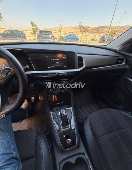 Opel Grandland 2024 Silver Automatic Used for Sale in Greater Cairo ( Cairo + Giza) - 3
