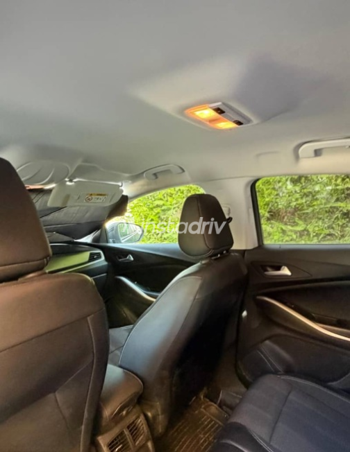 Opel Grandland 2024 Silver Automatic Used for Sale in Greater Cairo ( Cairo + Giza) - 4