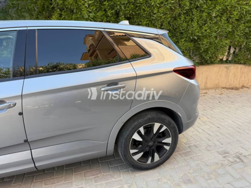 Opel Grandland 2024 Silver Automatic Used for Sale in Greater Cairo ( Cairo + Giza) - 5
