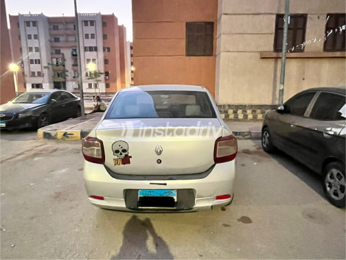 Renault Logan 2017 Silver Automatic Used for Sale in Ain Shams - 1