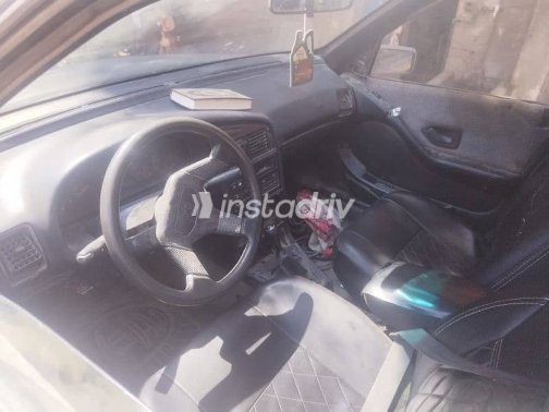 Peugeot 405 1992 Silver Manual Used for Sale in Giza - 3