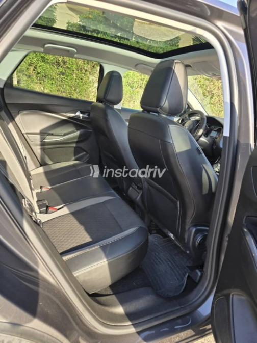 Opel Grandland 2021 Silver Automatic Used for Sale in Madinaty - 6