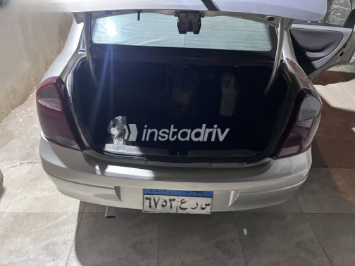 Opel Corsa 2005 Silver Manual Used for Sale in Cairo - 4