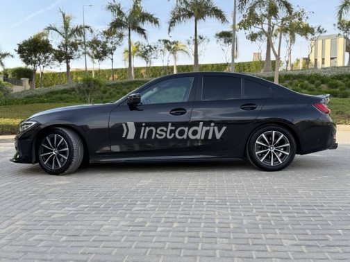 BMW 320 2020 Black Automatic Used for Sale in Cairo - 8