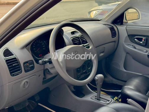 هيونداي فيرنا 2019 أبيض أوتوماتيك مستعملة للبيع في دمياط - 2