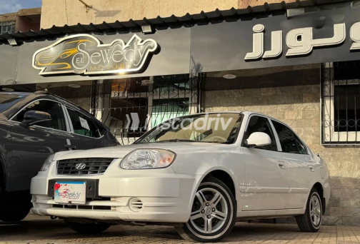 هيونداي فيرنا 2019 أبيض أوتوماتيك مستعملة للبيع في دمياط - 5