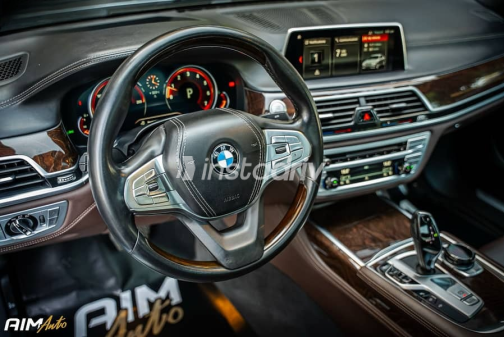بي ام دبليو 740 2019 رمادي أوتوماتيك مستعملة للبيع في القاهرة - 7