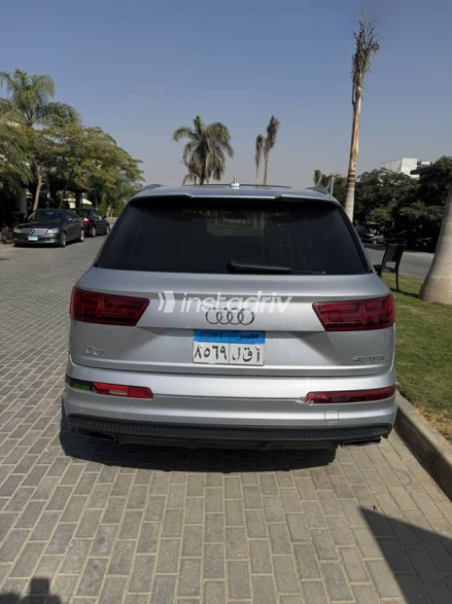 اودي Q7 2019 فضي أوتوماتيك مستعملة للبيع في الجيزة - 3