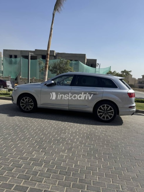 اودي Q7 2019 فضي أوتوماتيك مستعملة للبيع في الجيزة - 7