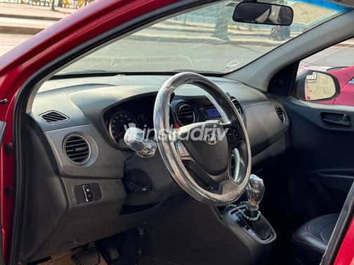 Hyundai I10 2016 Burgundy Automatic Used for Sale in Damietta - 6