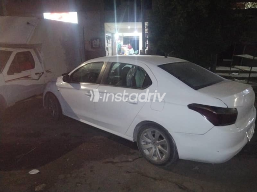 Citroën C Elysee 2014 White Automatic Used for Sale in Cairo - 2