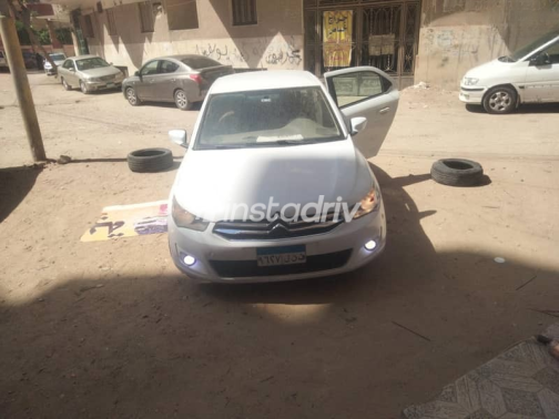 Citroën C Elysee 2014 White Automatic Used for Sale in Cairo - 4