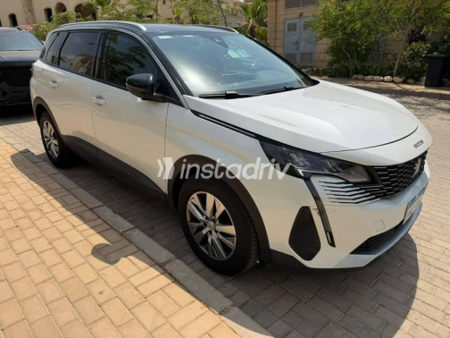 Peugeot 5008 2021 White Automatic Used for Sale in Cairo - 2