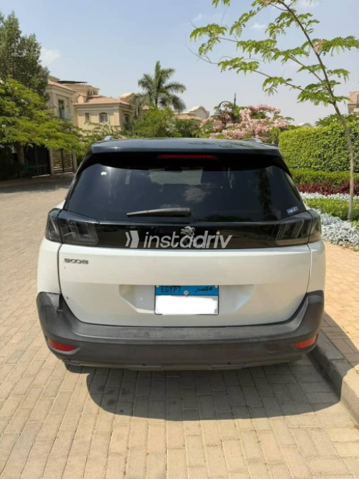 Peugeot 5008 2021 White Automatic Used for Sale in Cairo - 4