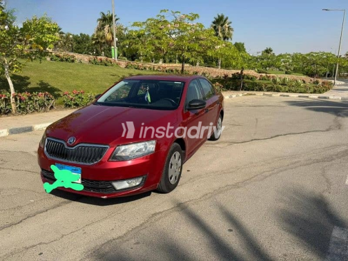 Skoda Octavia 2016 Burgundy Automatic Used for Sale in Cairo - 2