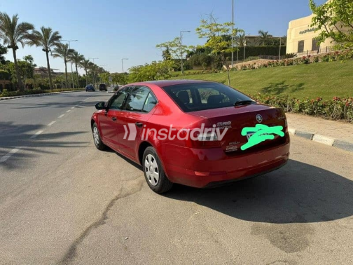Skoda Octavia 2016 Burgundy Automatic Used for Sale in Cairo - 5