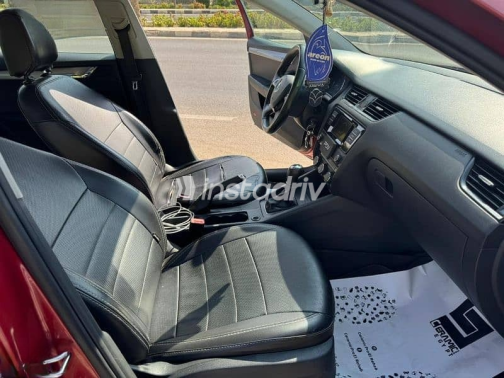 Skoda Octavia 2016 Burgundy Automatic Used for Sale in Cairo - 10
