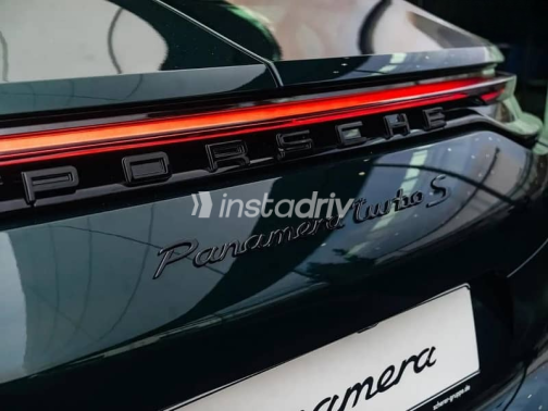 Porsche Panamera 2023 Green Automatic Used for Sale in Cairo - 2
