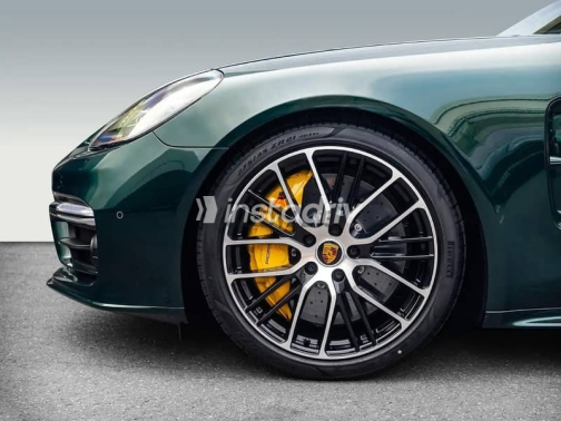 Porsche Panamera 2023 Green Automatic Used for Sale in Cairo - 7