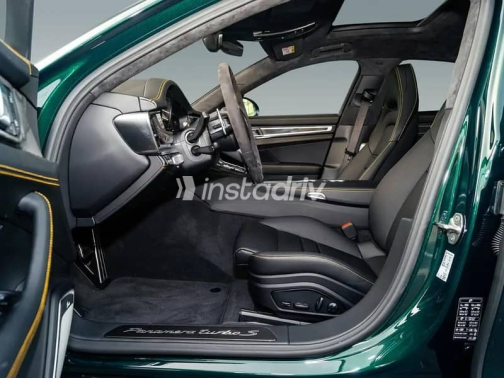Porsche Panamera 2023 Green Automatic Used for Sale in Cairo - 8
