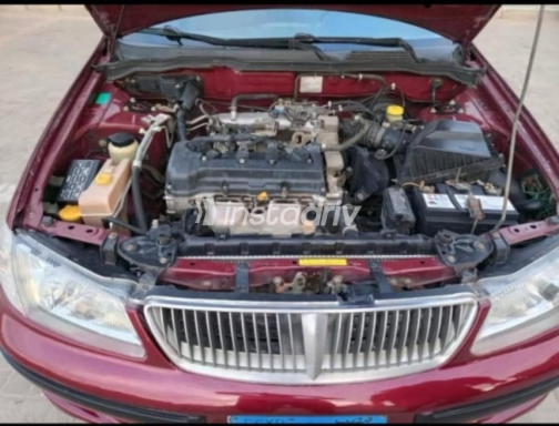 Nissan Sunny 2001 Dark Red Automatic Used for Sale in Cairo - 2