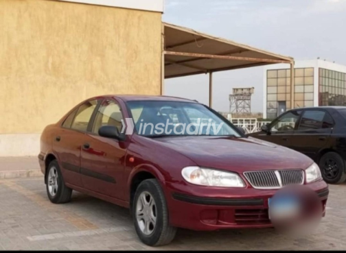 Nissan Sunny 2001 Dark Red Automatic Used for Sale in Cairo - 3