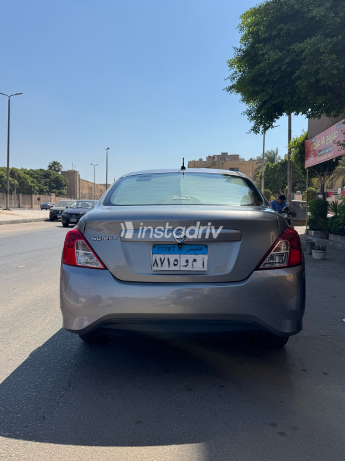 Nissan Sunny 2020 Gray Automatic Used for Sale in Heliopolis - 5