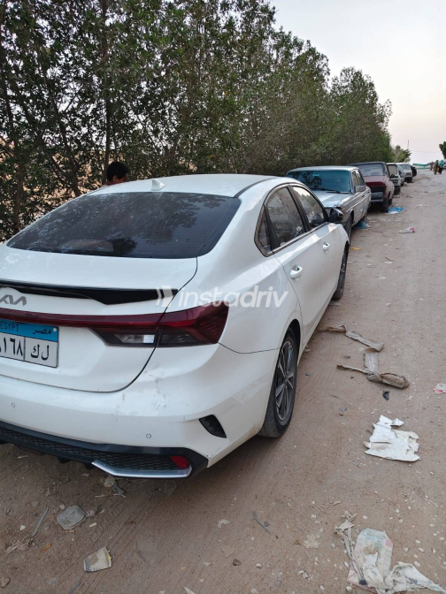 كيا K3 2024 أبيض أوتوماتيك مستعملة للبيع في الجيزة - 2