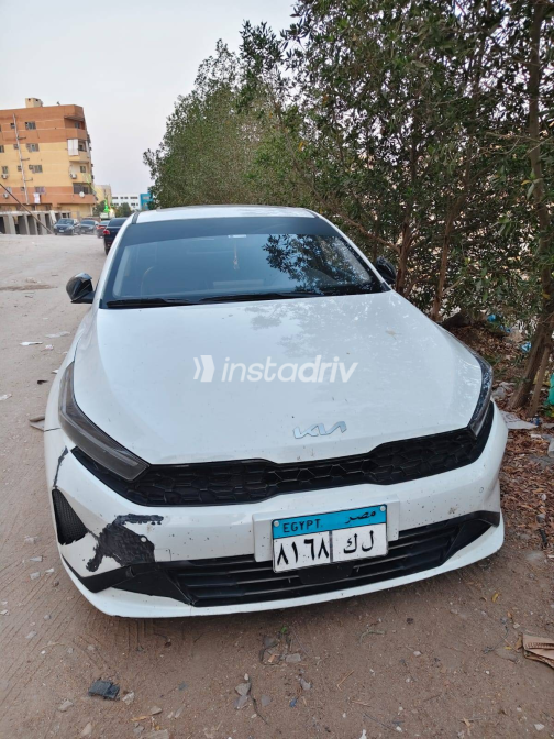 كيا K3 2024 أبيض أوتوماتيك مستعملة للبيع في الجيزة - 4