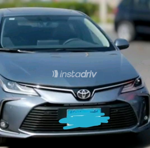 تويوتا كورولا 2019 رمادي غامق أوتوماتيك مستعملة للبيع في الإسكندرية - 2