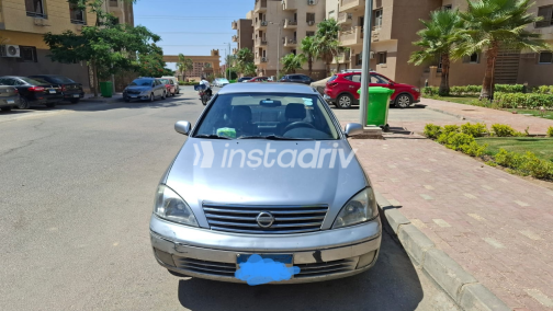 نيسان صنى 2012 فضي أوتوماتيك مستعملة للبيع في الجيزة - 6