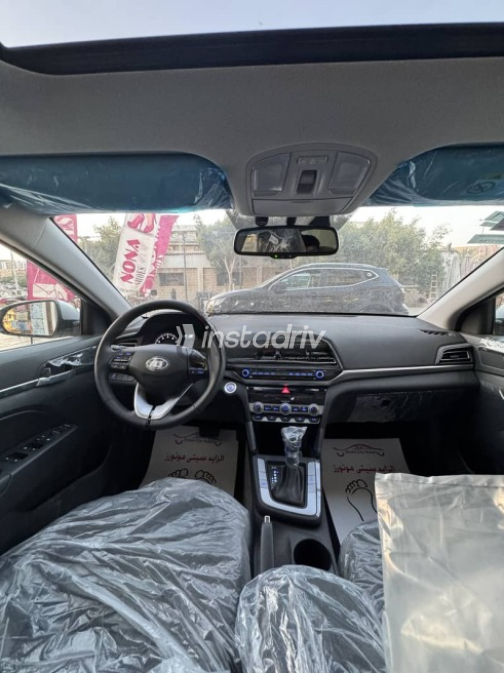 Hyundai Elantra 2027 Silver Automatic New for Sale in Giza - 2