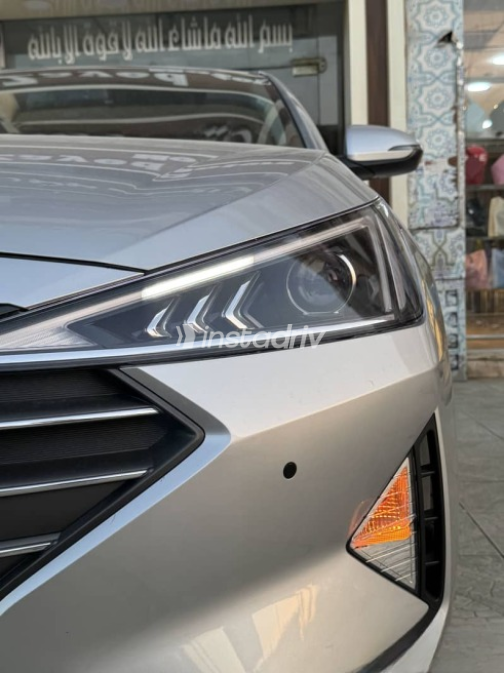 Hyundai Elantra 2027 Silver Automatic New for Sale in Giza - 5
