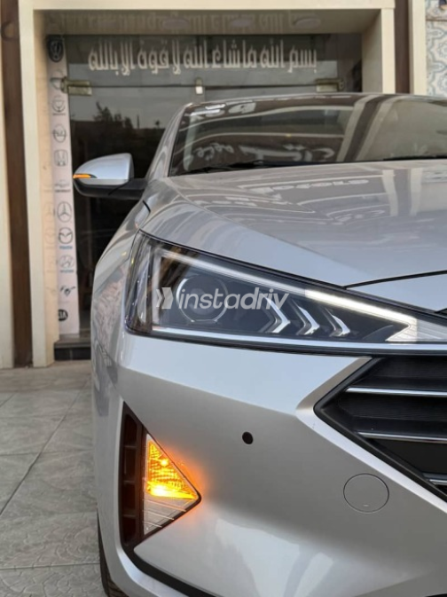 Hyundai Elantra 2027 Silver Automatic New for Sale in Giza - 6