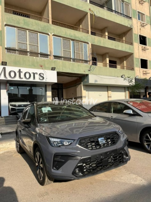 Seat Arona 2027 Gray Automatic New for Sale in Cairo - 3
