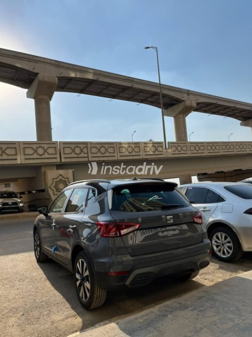 Seat Arona 2027 Gray Automatic New for Sale in Cairo - 9